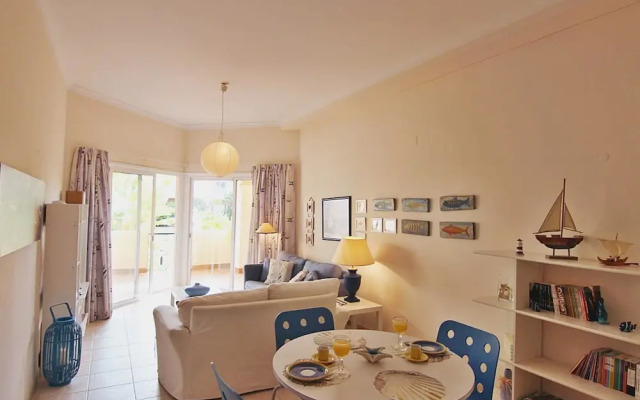 Los Arcos Apartments