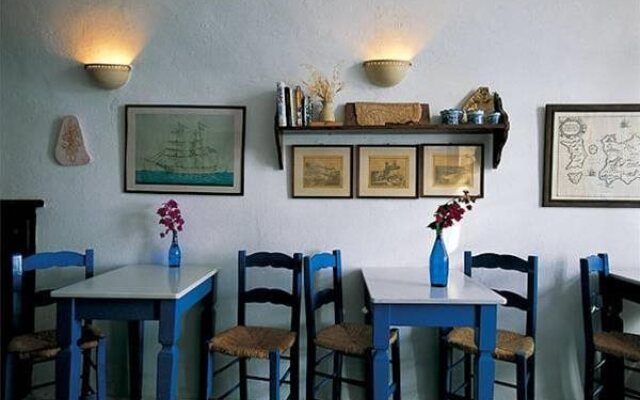 Altana Traditional Houses & Suites