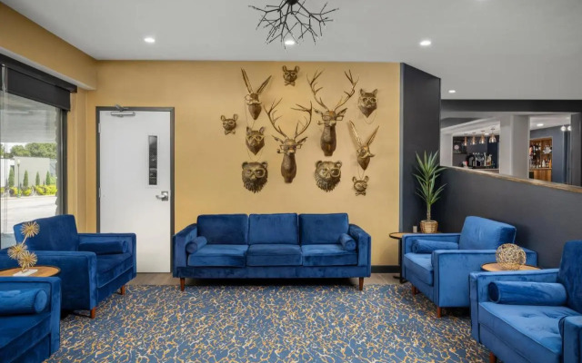 Hotel Westport Kansas City, Tapestry Collection By