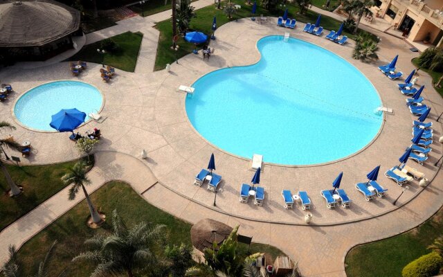 Grand Pyramids Hotel