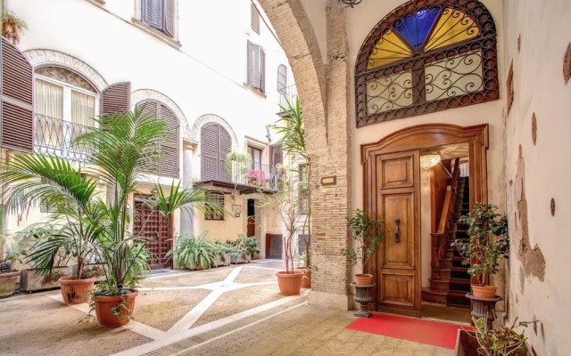 Navona Garden Da Vinci I