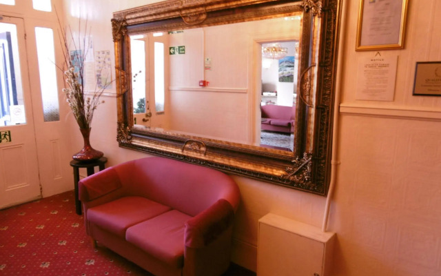 The Ellesmere Hotel
