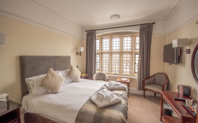 Norfolk Arms Hotel