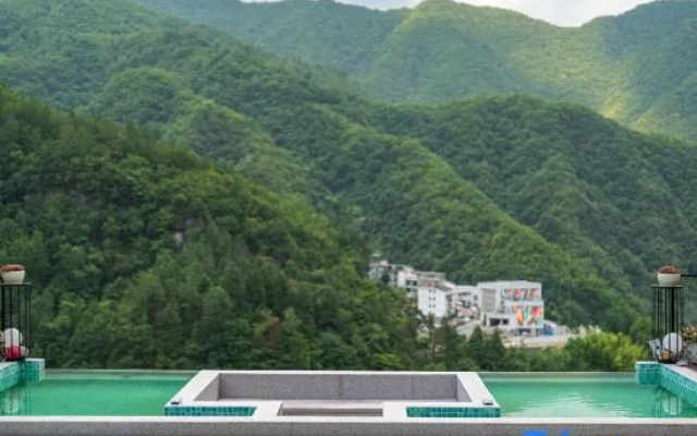 Mu Yun Wan Hostel, Shennongjia (Huong Khe Yuen Scenic Spot Shop) – Pool – Shennongjia