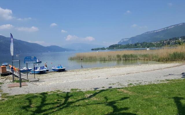 Les Picaillons - A 200m du lac