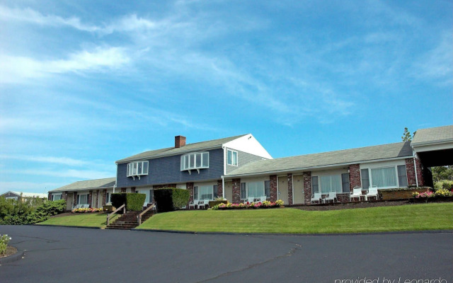 Seaglass Inn & Spa