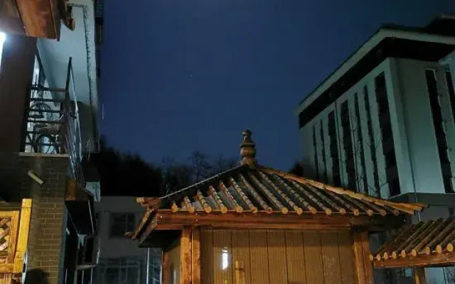 Yitang Yizhai Hot Spring Hotel