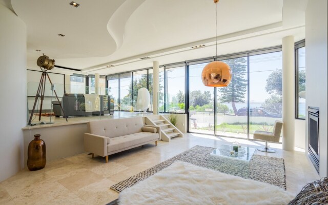 Luxurious Resort Living House