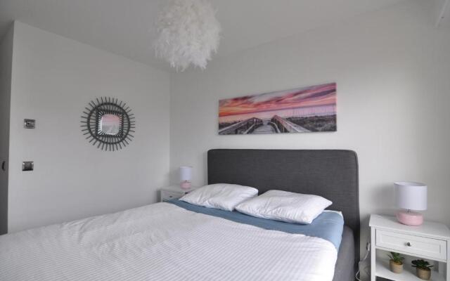 Gorgeous one-bedroom apartment with terrace and sea view