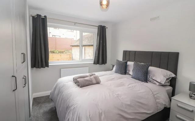 12 Merefell Road