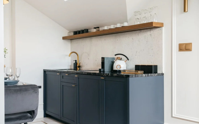 Central Palace - LoftAffair Collection