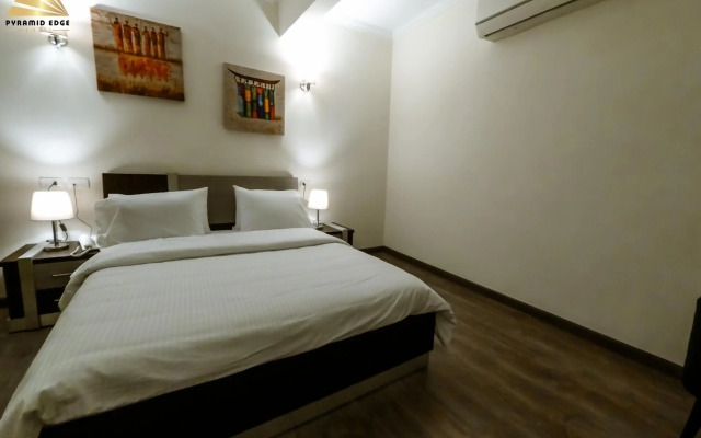 Pyramid Edge Hotel & Exclusive Pyramids View Rooftop