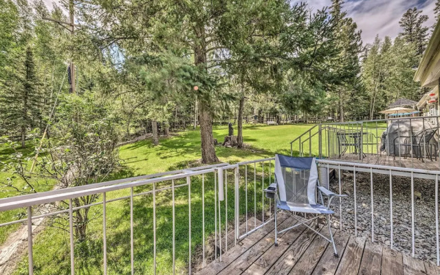 Cozy Cloudcroft Townhome ~ 1 Mi to Burro Ave!