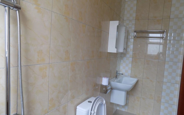 Peak Hotel