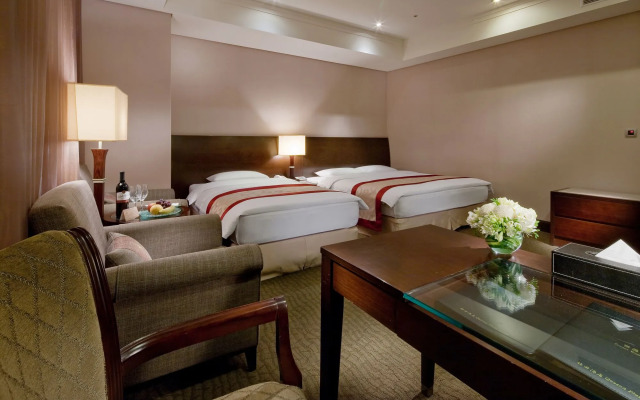 Queena Plaza Hotel Tainan