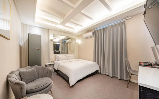 DK Hotel