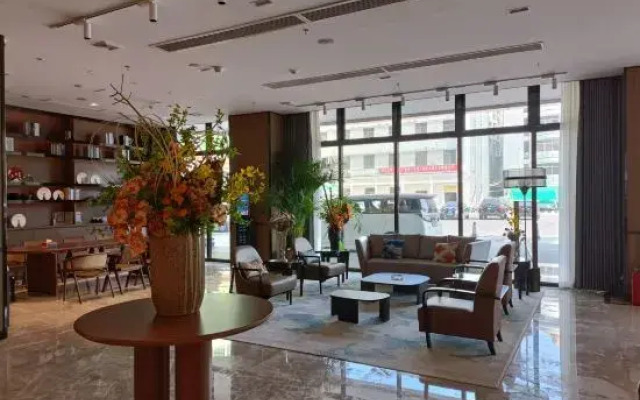 Golden LEAF Hotel
