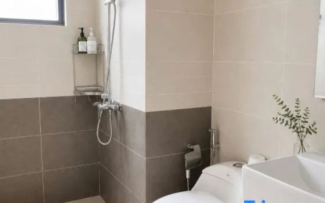 Sun Avenue Corner 3BR | 15' to Opera House – Bathroom – Ho Chi Minh City