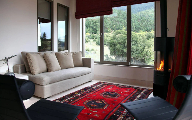 Seleni Suites