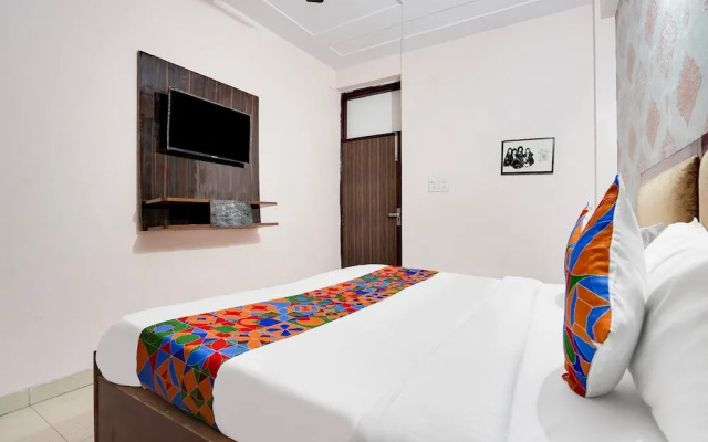 OYO Townhouse 1077 Hotel travel time