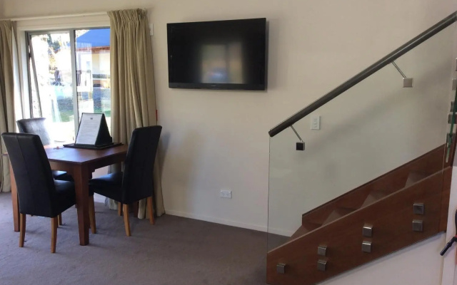 Golf Course Road Chalets – Guest Rooms – Wanaka