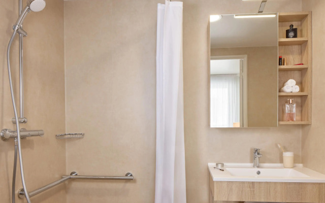 Quality Suites Cherbourg