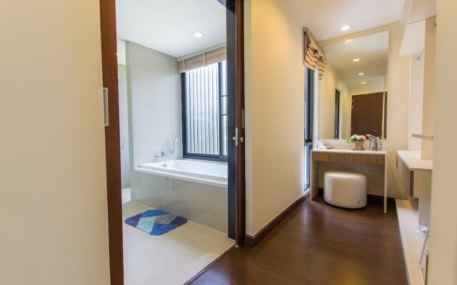 4 Bdr Villa with Cinema in Laguna 800m to Beach