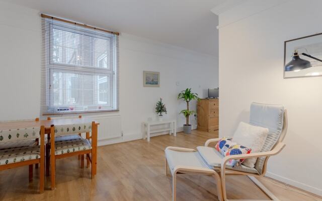 2 Bedroom Apartment in Wapping