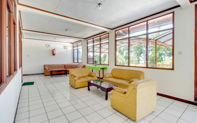 Penginapan Christina by OYO Rooms