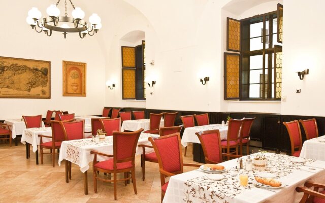 Klastrom Hotel