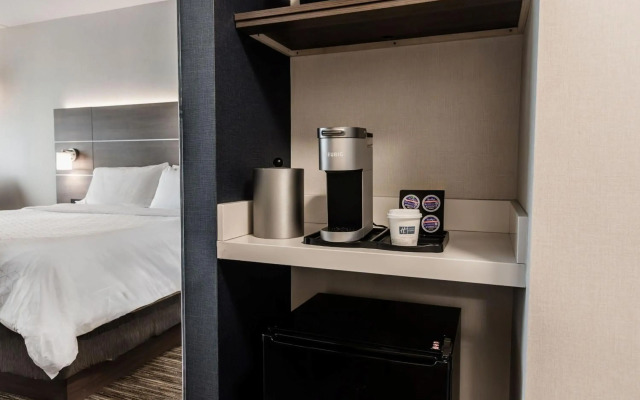 Holiday Inn Express & Suites Welland by IHG