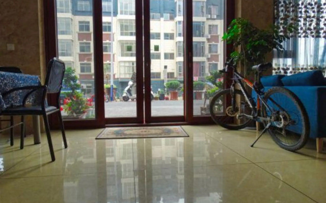 Yiyang Boutique Hotel