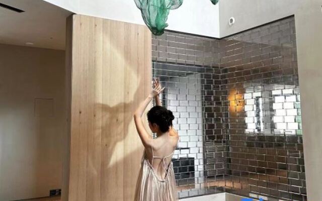 Xianju Chun and Qingxi Homestay