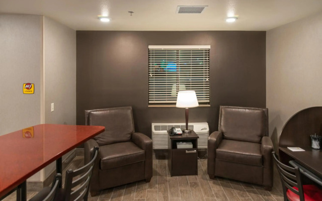 My Place Hotel - Green Bay