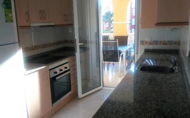 Beautiful 3 bed, 2 bath modern apartment