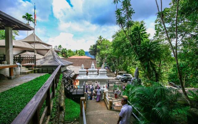 Lavenro Hotel & Resort