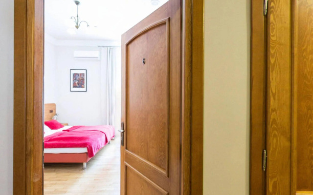 Kajzer Hostel