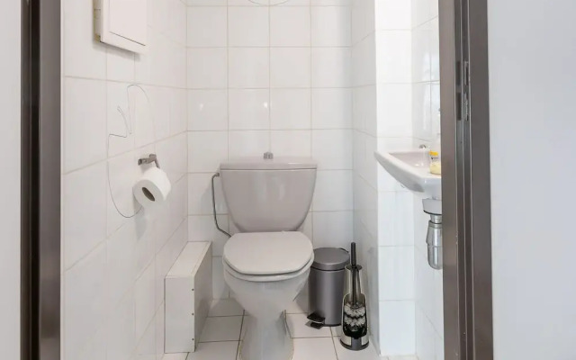 Corner Apartment Near the Center