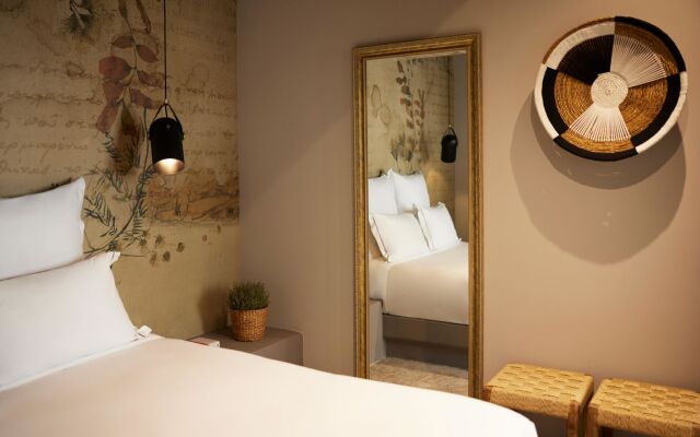 Anise, Aluma Hotel & Resort