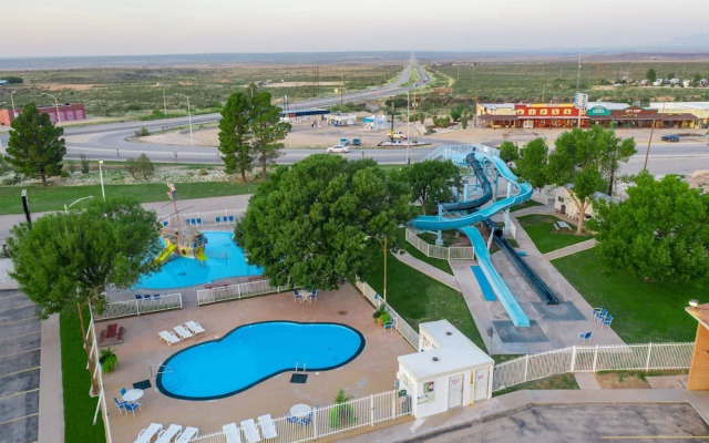 White's City Cavern Inn