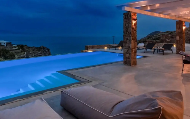 Wonderful Villa Chrysta
