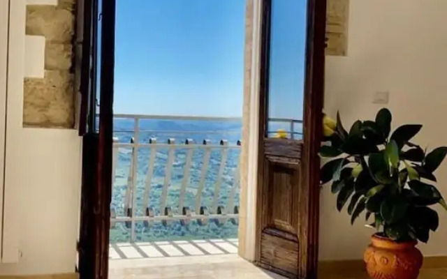 Captivating House in Palmoli Sleeps 2 Plus 2