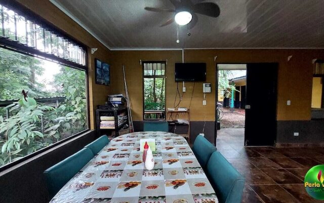 Perla verde hostel y tours en la zona