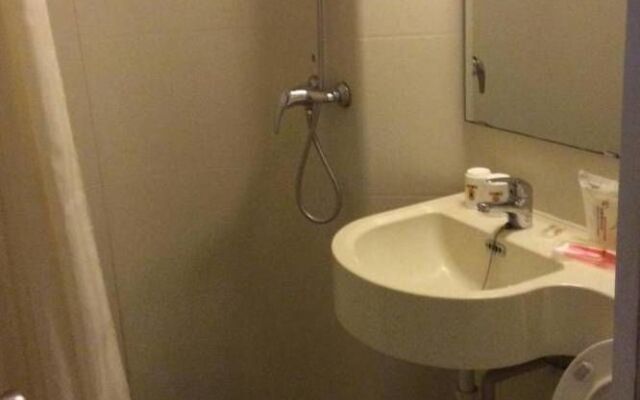 Super 8 Hotel
