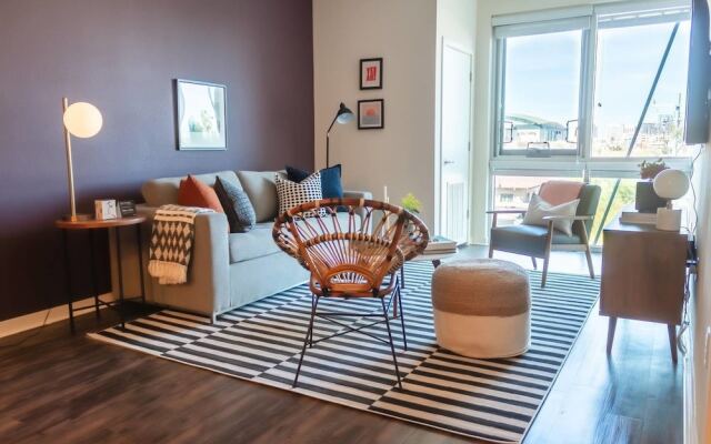 Sleek 2br/2ba Apt in Downtown Phoenix