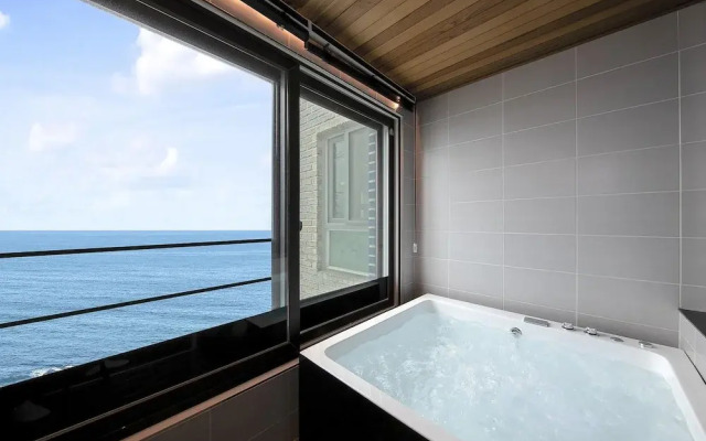 Gangneung The Ciel Spa Pension