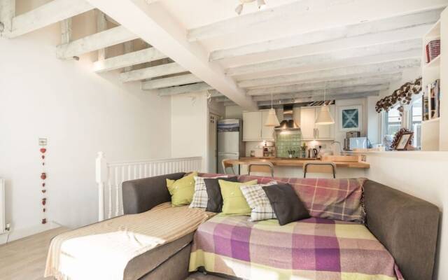 1 Bedroom Apartment by the Water of Leith