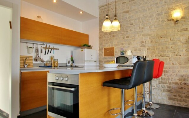 Designer Apt Great Location Hilton beach
