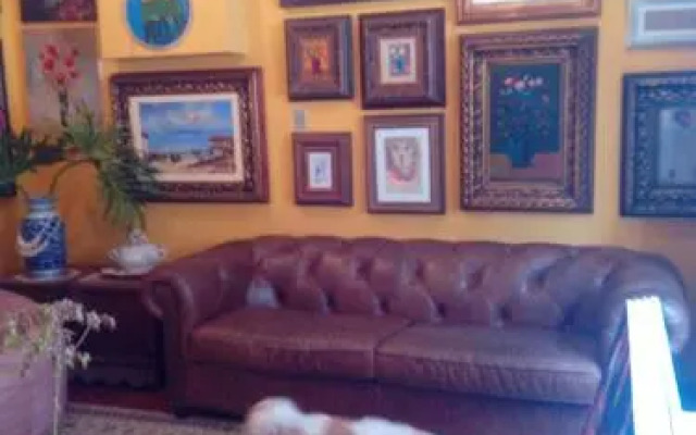 Mini Hostel Fine Art