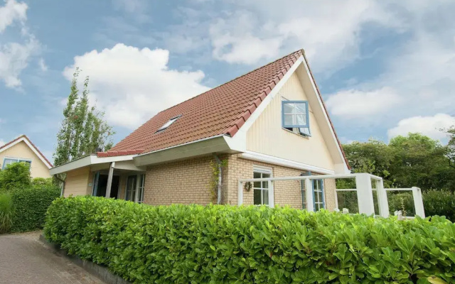 Holiday Home in Schoorl with Fenced Garden near Dunes